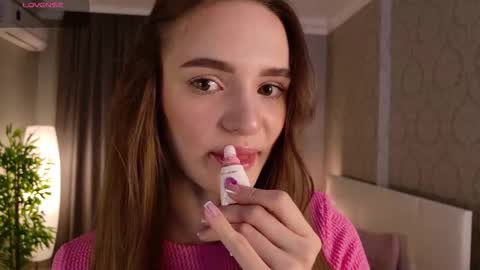 Snapshot of pretty_linaa chatting on November 9, 2025, 2:26 pm Anna online show from November 9, 2025, 2:26 pm