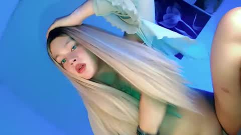 Flor online show from October 21, 2025, 9:37 pm