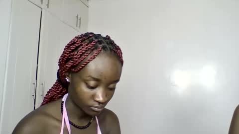 Snapshot of pretty_luv1 chatting on December 22, 2025, 8:00 am pretty luv1 online show from December 22, 2025, 8:00 am