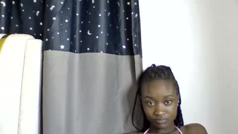 pretty luv1 online show from May 6, 2026, 7:41 pm