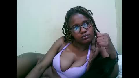 Snapshot of pretty_mellan chatting on February 12, 2025, 9:42 am pretty_mellan online show from February 12, 2025, 9:42 am