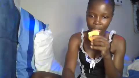 pretty_petite_ebony online show from February 24, 2026, 8:40 pm