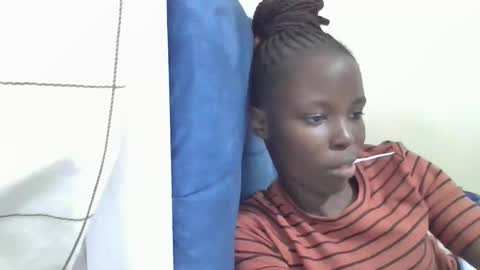 pretty_petite_ebony online show from April 12, 2026, 10:59 pm