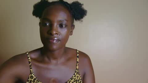 Snapshot of pretty_rezi chatting on February 24, 2026, 5:11 pm pretty_rezi online show from February 24, 2026, 5:11 pm