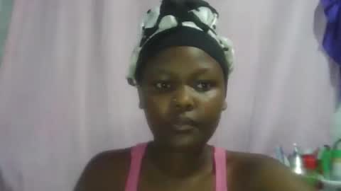 pretty_shanz online show from November 18, 2025, 2:39 am