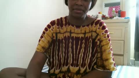 Snapshot of pretty_zii chatting on October 6, 2025, 7:28 am zii online show from October 6, 2025, 7:28 am