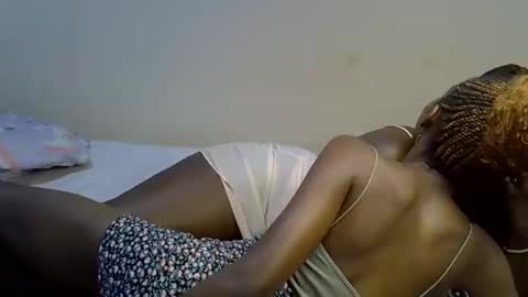 pretty_zio online show from November 9, 2025, 9:02 pm