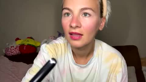 Snapshot of prettybabypetite chatting on November 3, 2025, 11:04 pm Missy Jack online show from November 3, 2025, 11:04 pm