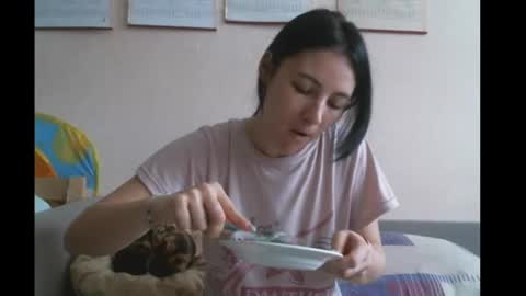Snapshot of prettybella_7 chatting on December 25, 2024, 10:28 am Bella online show from December 25, 2024, 10:28 am