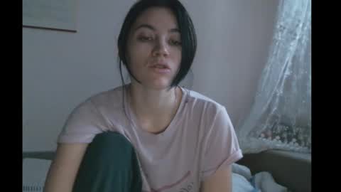 Snapshot of prettybella_7 chatting on December 29, 2024, 5:21 am Bella online show from December 29, 2024, 5:21 am