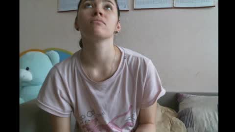 Snapshot of prettybella_7 chatting on January 27, 2025, 8:29 am Bella online show from January 27, 2025, 8:29 am