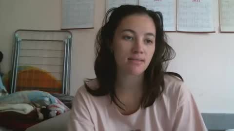 Snapshot of prettybella_7 chatting on October 6, 2025, 10:45 am Bella online show from October 6, 2025, 10:45 am