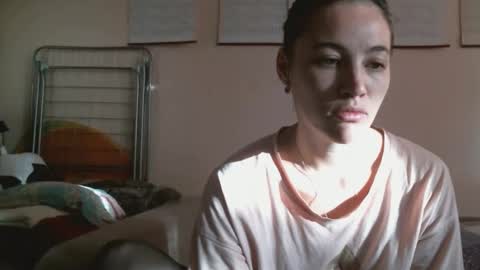Snapshot of prettybella_7 chatting on October 11, 2025, 4:22 am Bella online show from October 11, 2025, 4:22 am