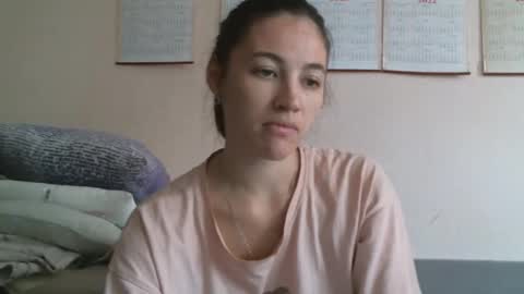 Snapshot of prettybella_7 chatting on October 13, 2025, 9:31 am Bella online show from October 13, 2025, 9:31 am