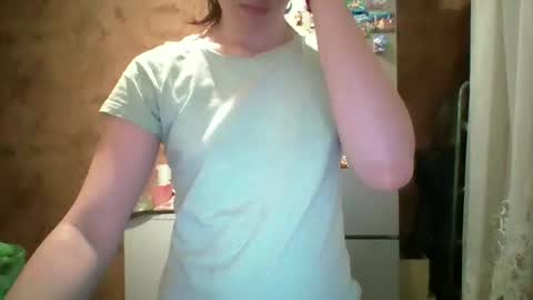 Bella online show from April 15, 2026, 8:20 pm