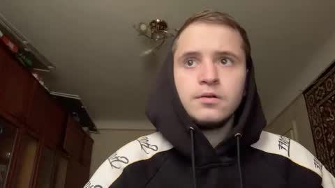 Snapshot of prettyboyhot01 chatting on October 18, 2025, 8:37 am prettyboyhot01 online show from October 18, 2025, 8:37 am