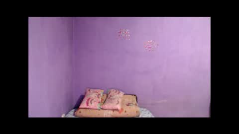 prettyjulliette online show from March 4, 2025, 5:24 pm