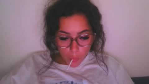 prettyjulliette online show from October 15, 2025, 1:55 pm