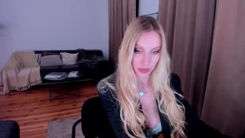 Eva online show from October 7, 2025, 11:24 pm
