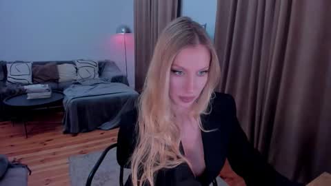 Eva online show from January 18, 2026, 2:04 am