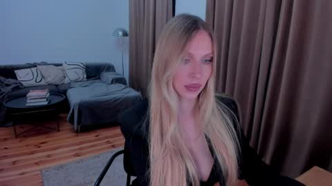 Eva online show from May 4, 2026, 11:12 pm