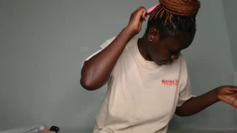 Lizzy online show from February 13, 2025, 7:03 am