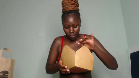 Lizzy online show from February 15, 2025, 8:33 am