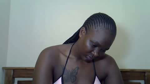 Snapshot of prettyliz30 chatting on May 11, 2026, 4:04 pm LILIAN online show from May 11, 2026, 4:04 pm
