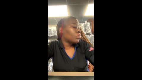 Snapshot of prettypinkpussy615 chatting on February 19, 2026, 9:44 pm prettypinkpussy615 online show from February 19, 2026, 9:44 pm