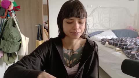 Juli online show from February 1, 2026, 6:50 pm