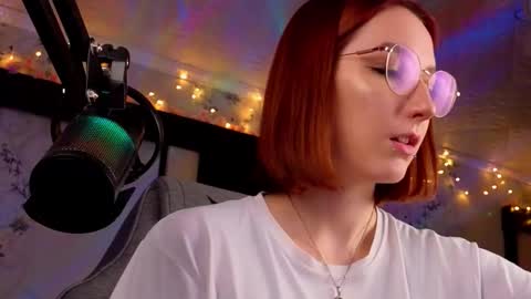 Mila -NONUDE MODEL online show from December 17, 2025, 7:58 am