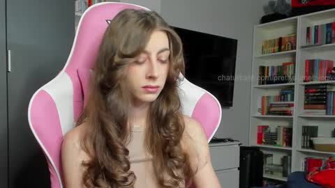 Sophie  next stream will be at Monday  i will wait you guys  online show from November 30, 2025, 11:36 am