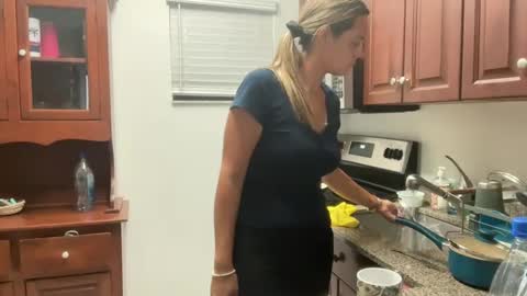 prettyyykittyyy22 online show from November 2, 2025, 9:39 pm