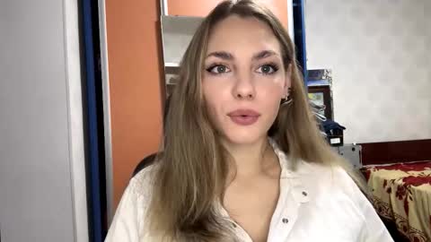 Amelia online show from November 20, 2025, 6:29 pm