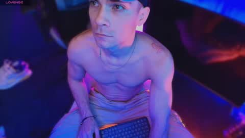 pridelgtbi online show from December 1, 2025, 7:46 am