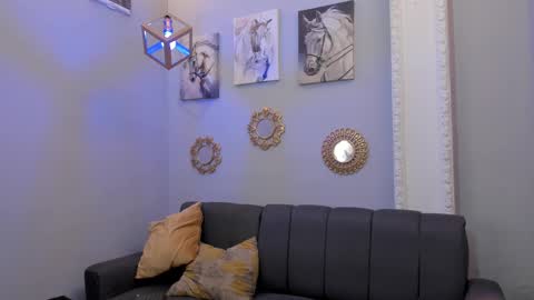 prince_arthur77 online show from February 12, 2025, 12:44 pm