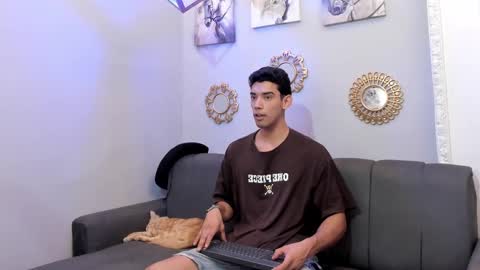 prince_arthur77 online show from March 11, 2025, 1:56 pm