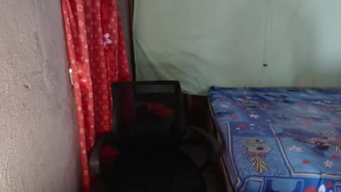 margux online show from November 15, 2025, 2:42 am