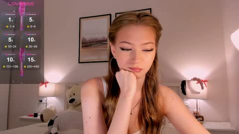 Snapshot of princess_nier chatting on May 15, 2026, 7:43 pm Princess Diana online show from May 15, 2026, 7:43 pm