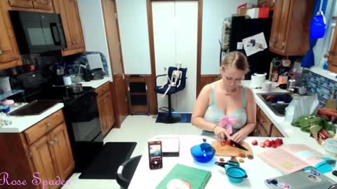 Snapshot of princess_rose_spades chatting on September 19, 2025, 3:02 pm Princess Rose online show from September 19, 2025, 3:02 pm