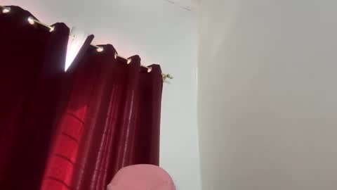 Snapshot of princessaliana chatting on January 20, 2025, 6:31 am princessaliana online show from January 20, 2025, 6:31 am