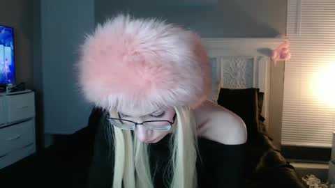 Snapshot of princessminxxy chatting on February 19, 2025, 7:06 am princessminxxy online show from February 19, 2025, 7:06 am