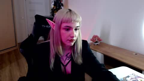Snapshot of princessshy___ chatting on February 14, 2025, 12:03 pm 18 y.o online show from February 14, 2025, 12:03 pm
