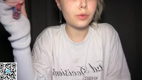 moli online show from April 17, 2026, 3:48 pm