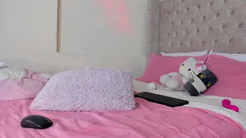 Profana Red online show from December 12, 2024, 9:04 pm