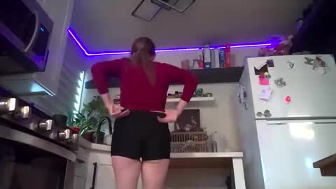 Snapshot of properfuct chatting on January 14, 2026, 10:14 pm Properfuct online show from January 14, 2026, 10:14 pm