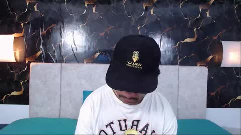 Adris  Juan online show from March 3, 2026, 3:45 am