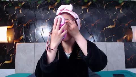 Adris  Juan online show from March 21, 2026, 2:05 am