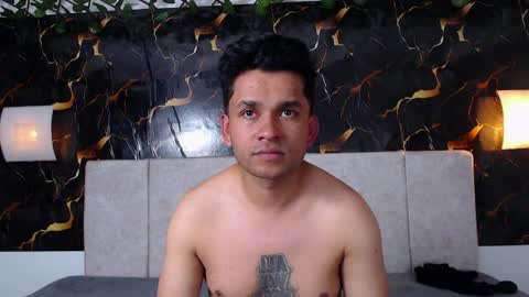 Adris  Juan online show from April 12, 2026, 2:05 am