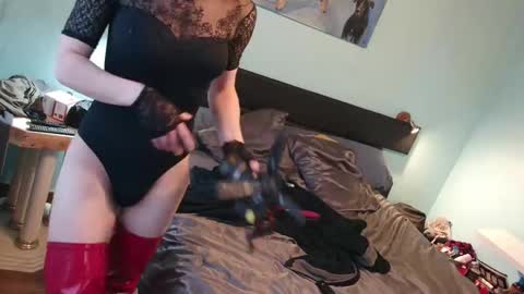 prxscillia_tx online show from February 16, 2026, 4:14 pm